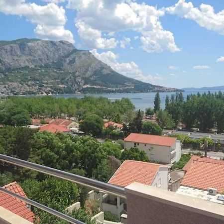 Apartment Rene Omiš Esterno foto