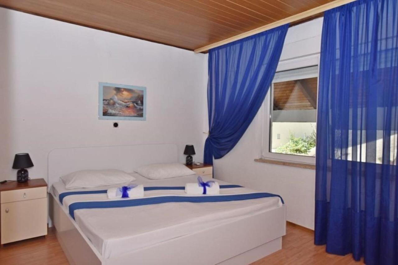Apartment Rene Omiš Esterno foto