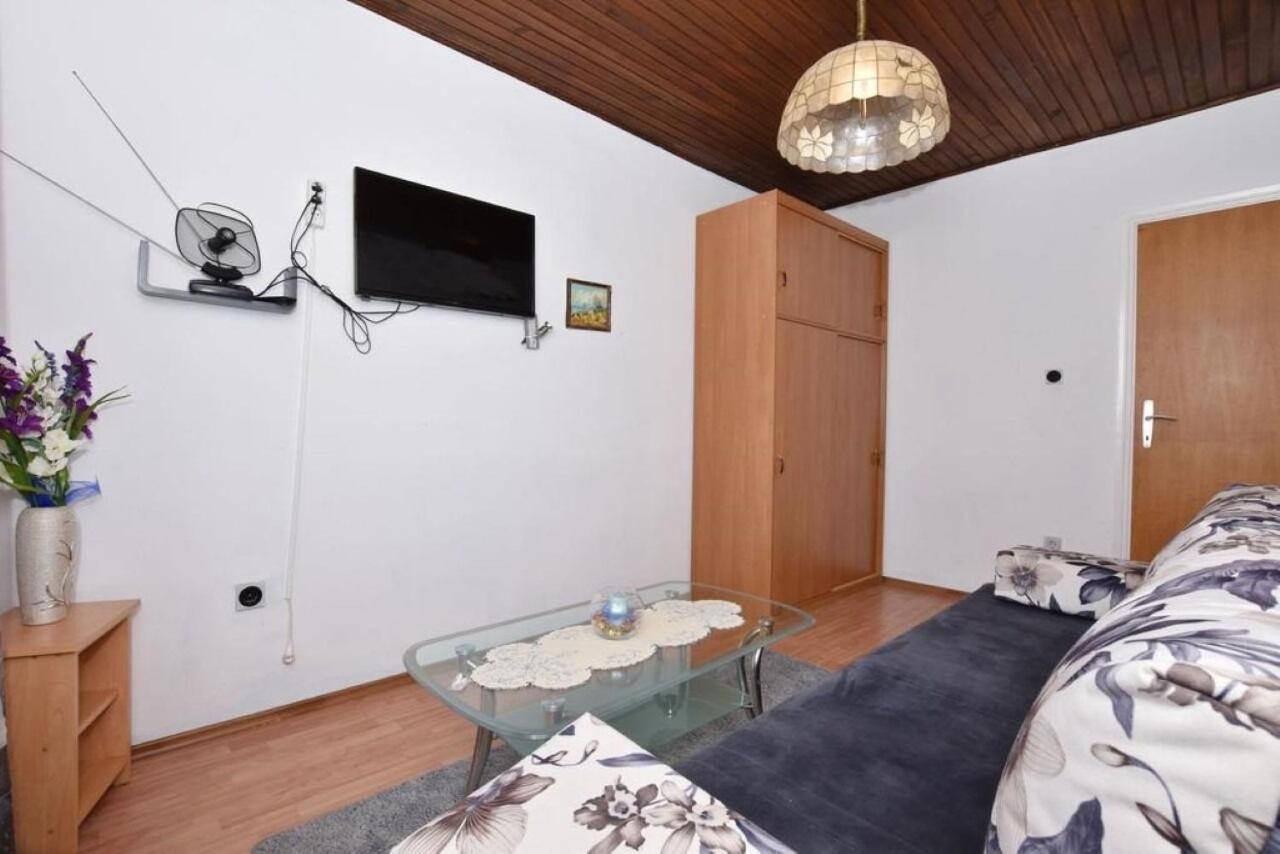 Apartment Rene Omiš Esterno foto