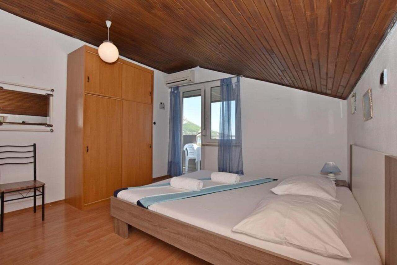 Apartment Rene Omiš Esterno foto