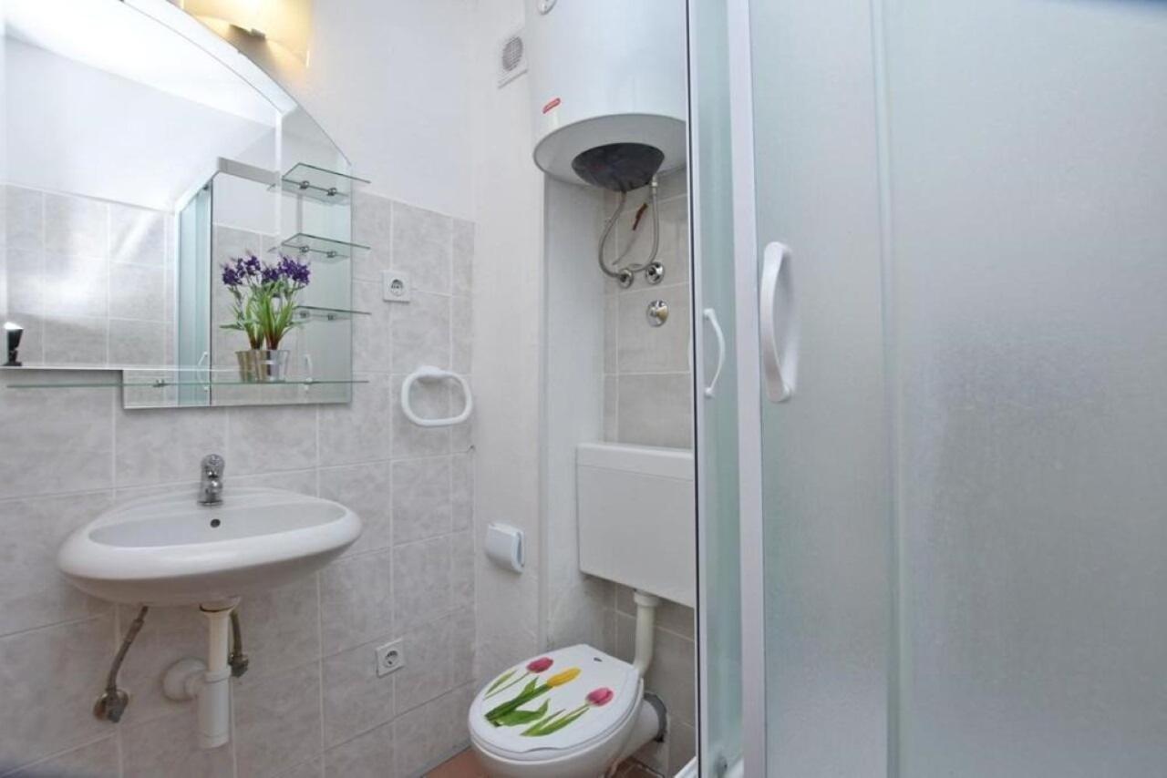 Apartment Rene Omiš Esterno foto
