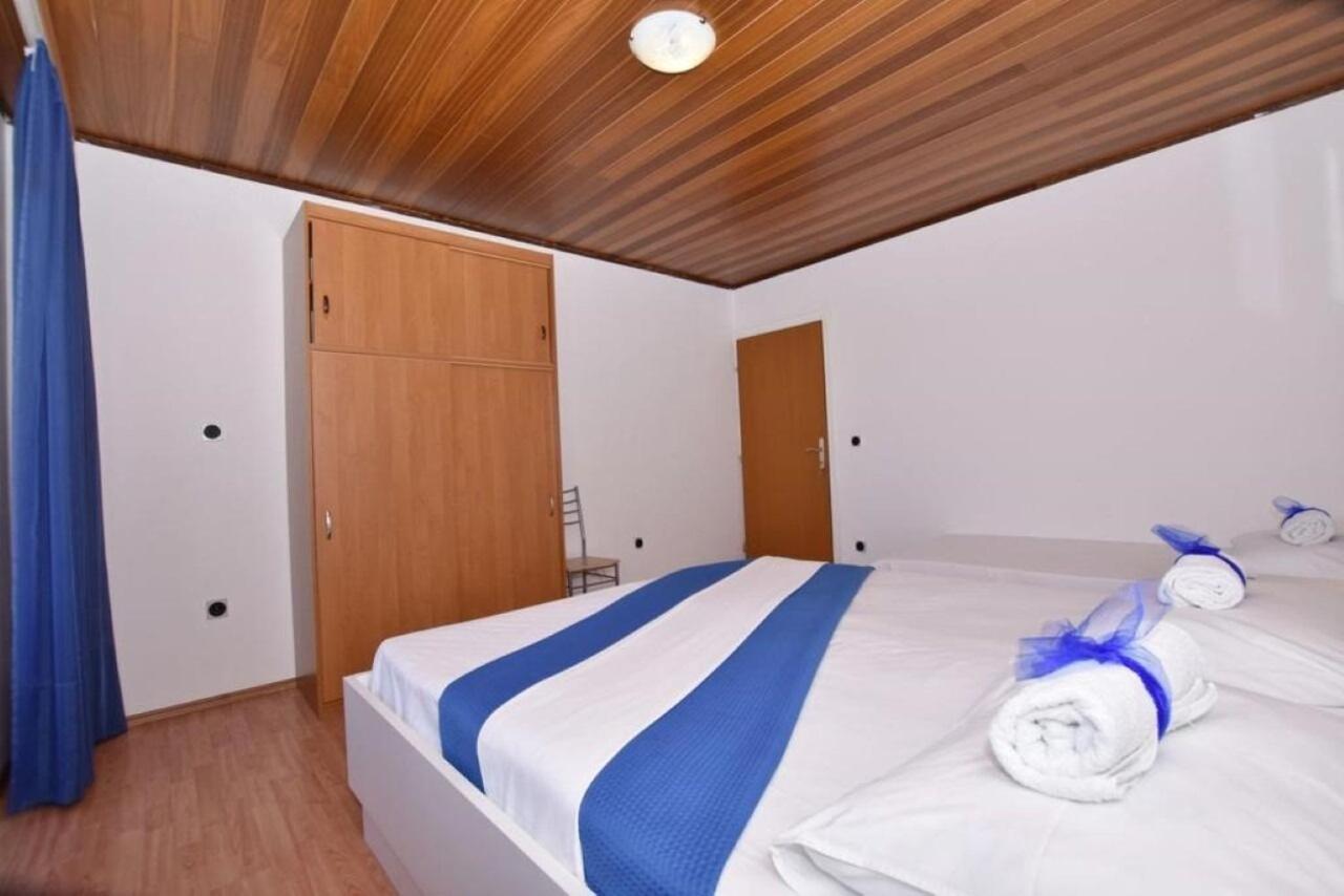 Apartment Rene Omiš Esterno foto