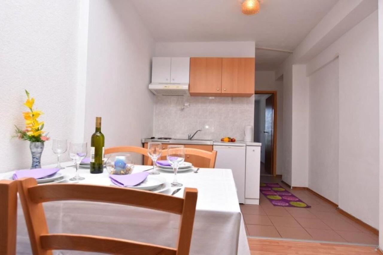Apartment Rene Omiš Esterno foto
