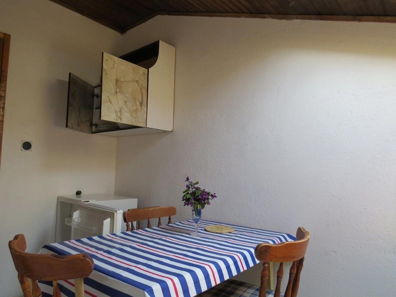 Apartment Rene Omiš Esterno foto