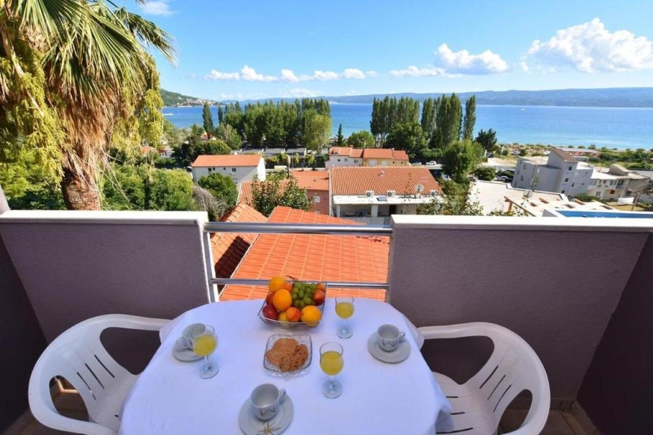 Apartment Rene Omiš Esterno foto