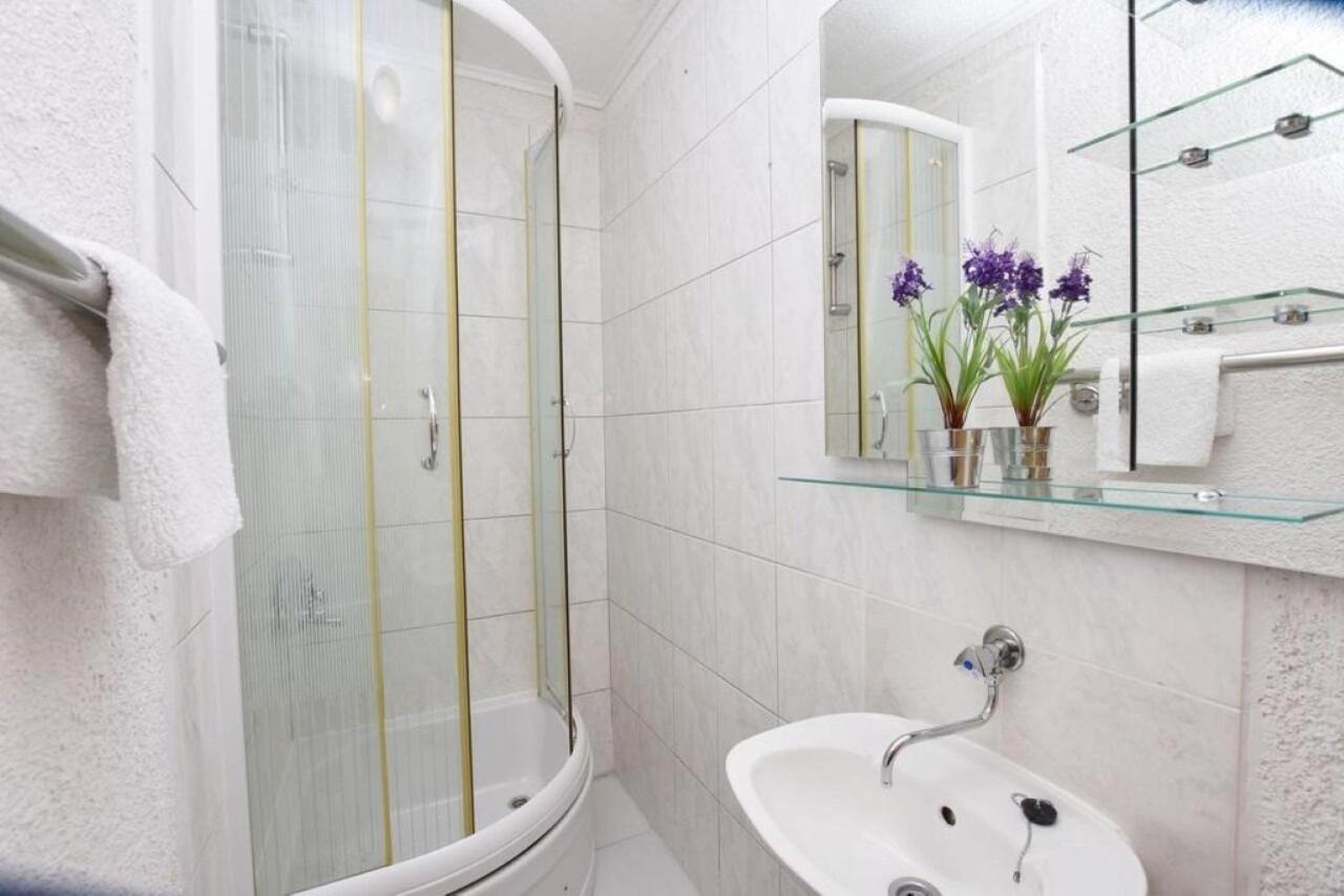 Apartment Rene Omiš Esterno foto
