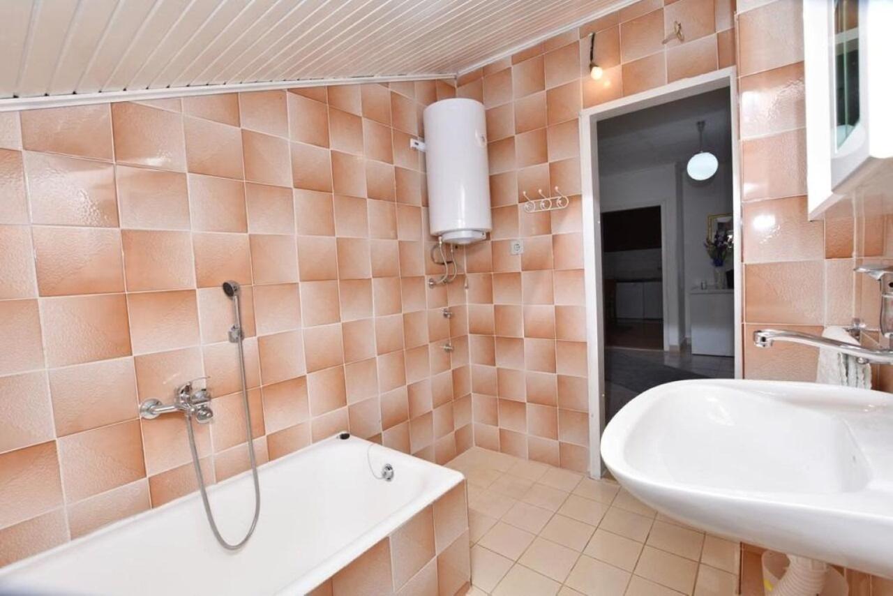 Apartment Rene Omiš Esterno foto